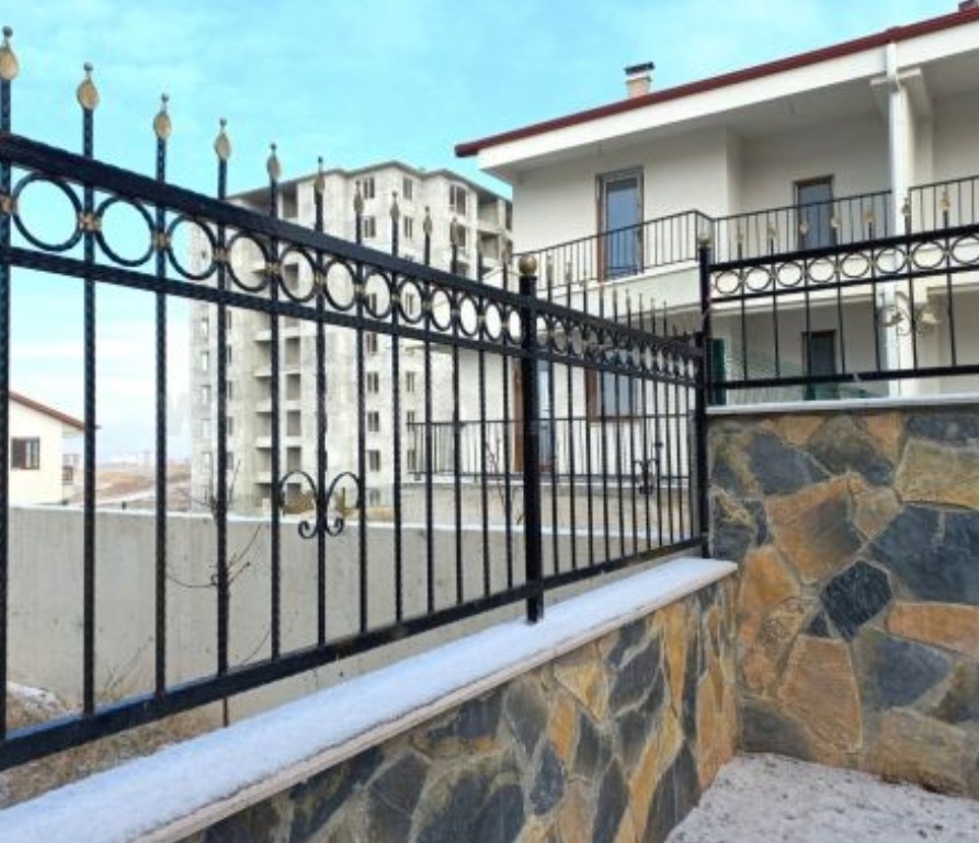 Mızraklı Site Ferforje Korkuluğu